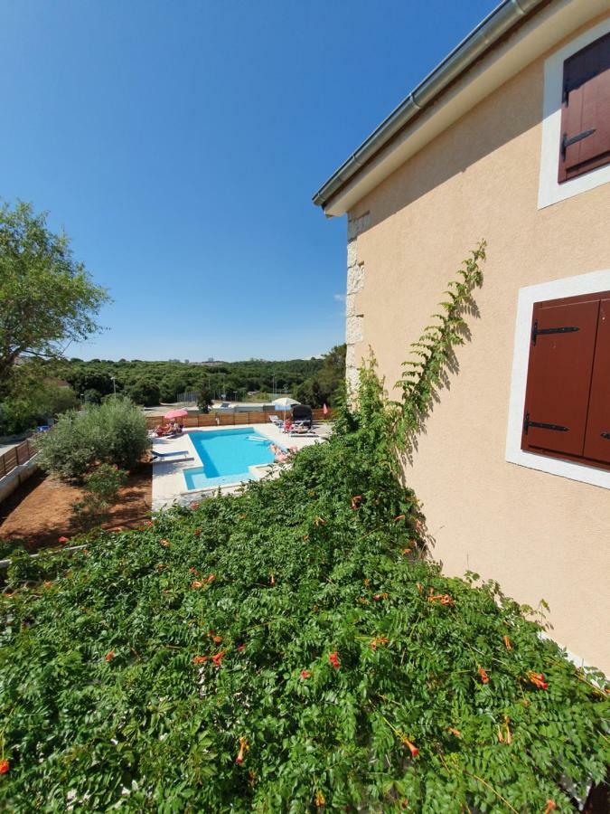 Apartments Borghetto Vinkuran Kültér fotó
